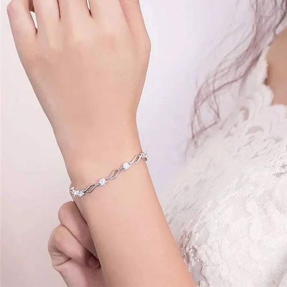 🌟HOST PICK🌟Cubic Zircon Bracelet - Picture 3 of 4